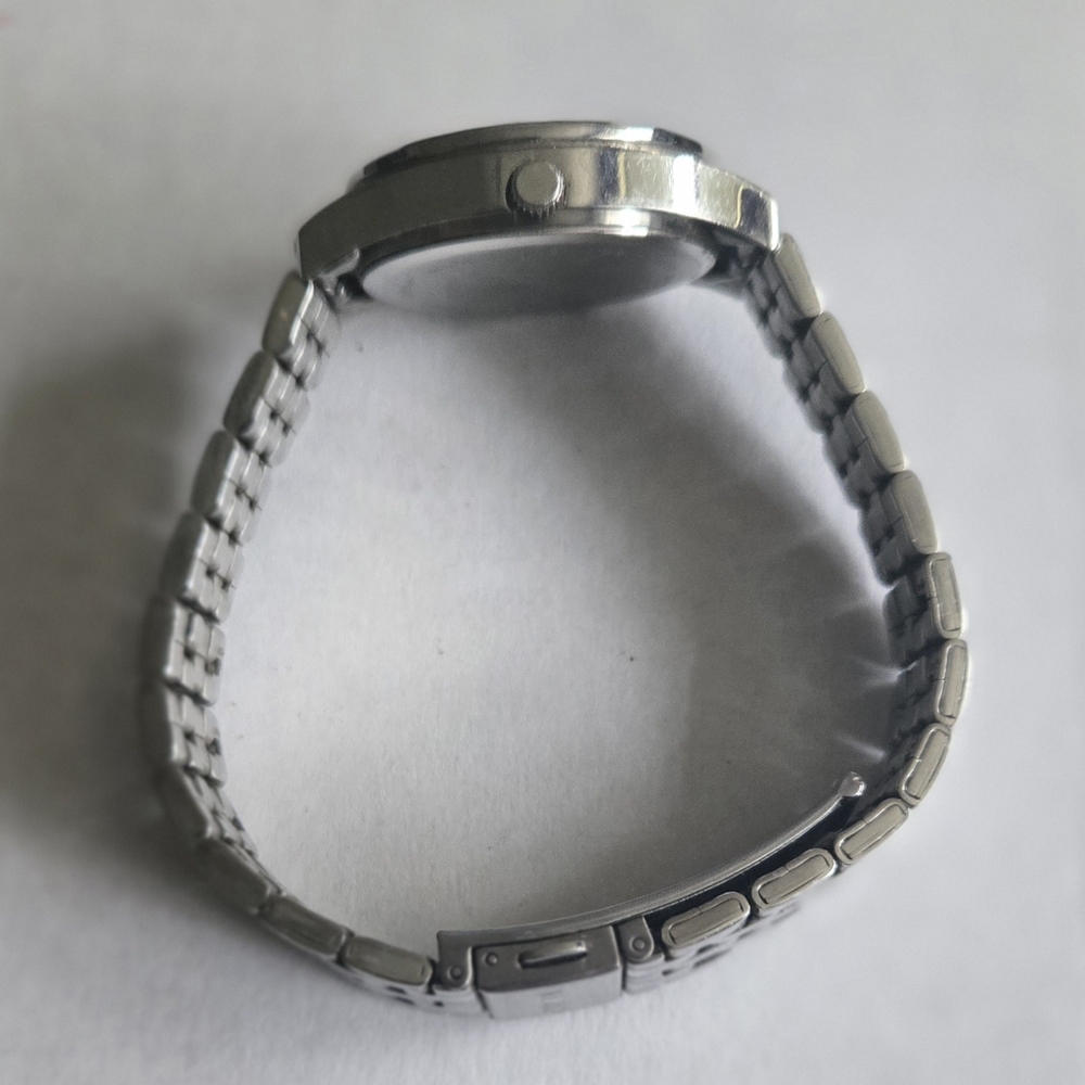 Watch - Picture 2 of 4